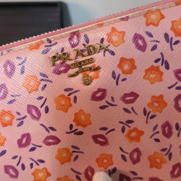 AUTHENTIC PRADA FLORAL LONG WALLET EUC - Picture 7 of 16